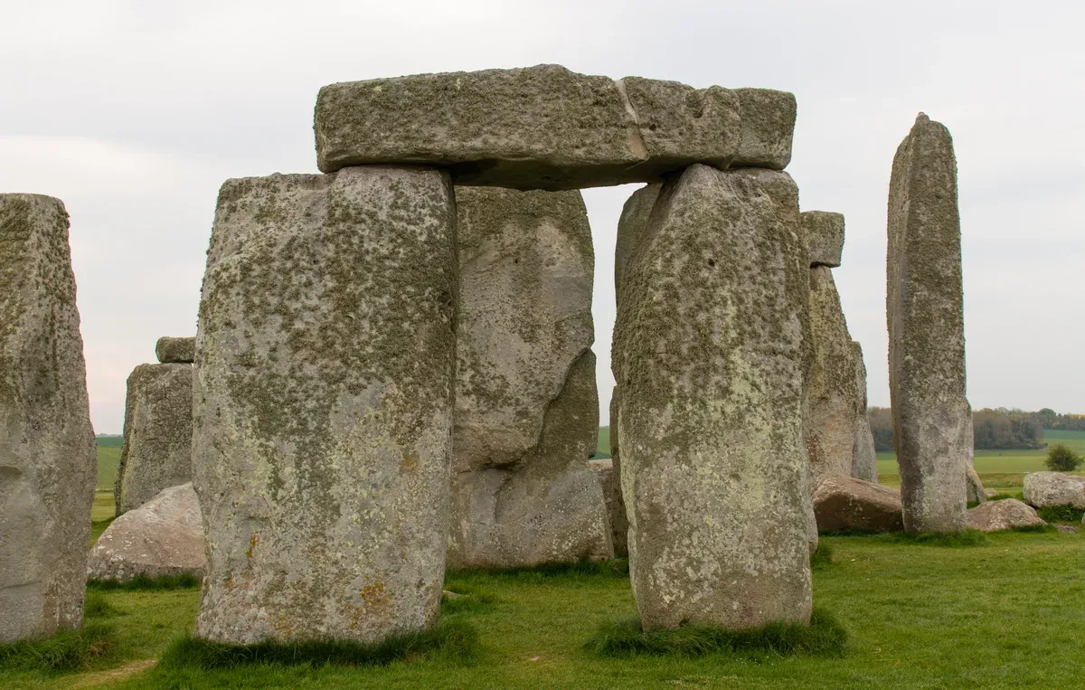 Close view of Stonehenge trilithons with a lintel on a Stonehenge inner circle day trip from London