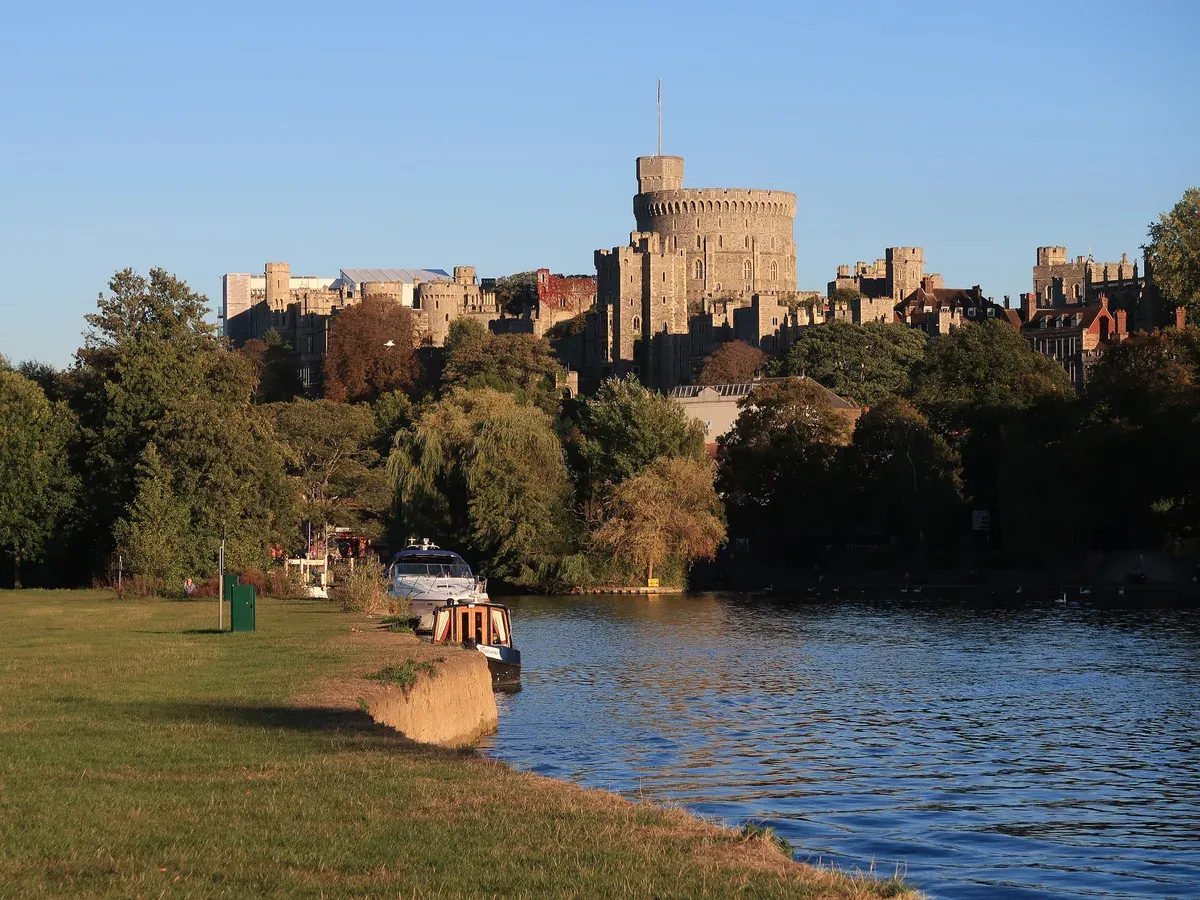 Windsor Castle above the River Thames on a half-day Windsor Castle day trip from London
